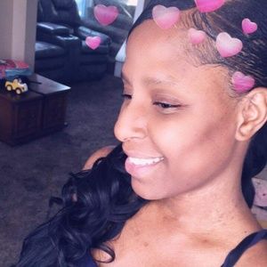 Meet your Posher, Desiree